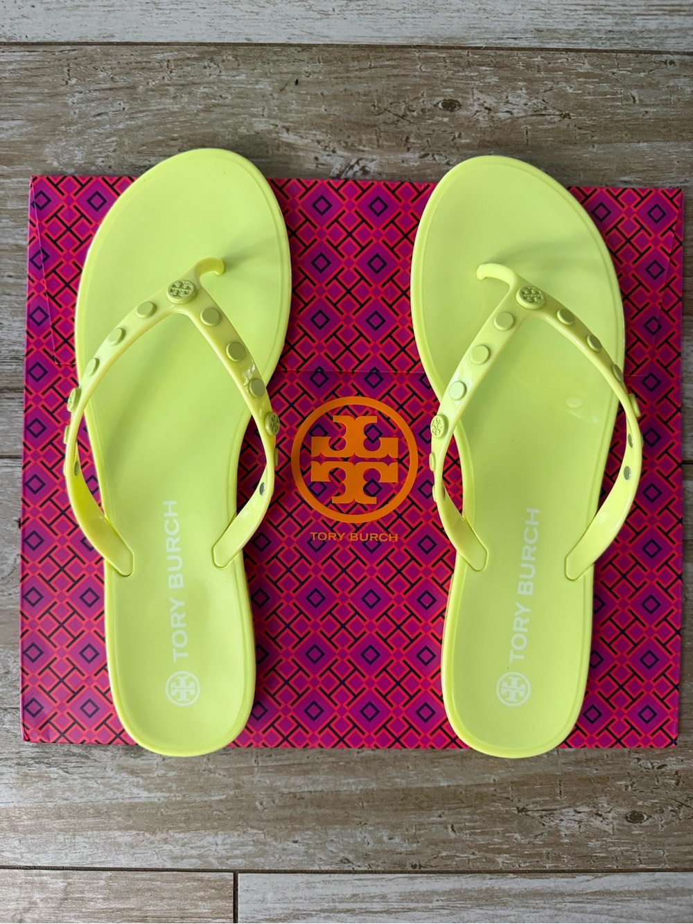 Tory Burch Jelly Logo Flip Sandals 🍋 Lime Sherbet